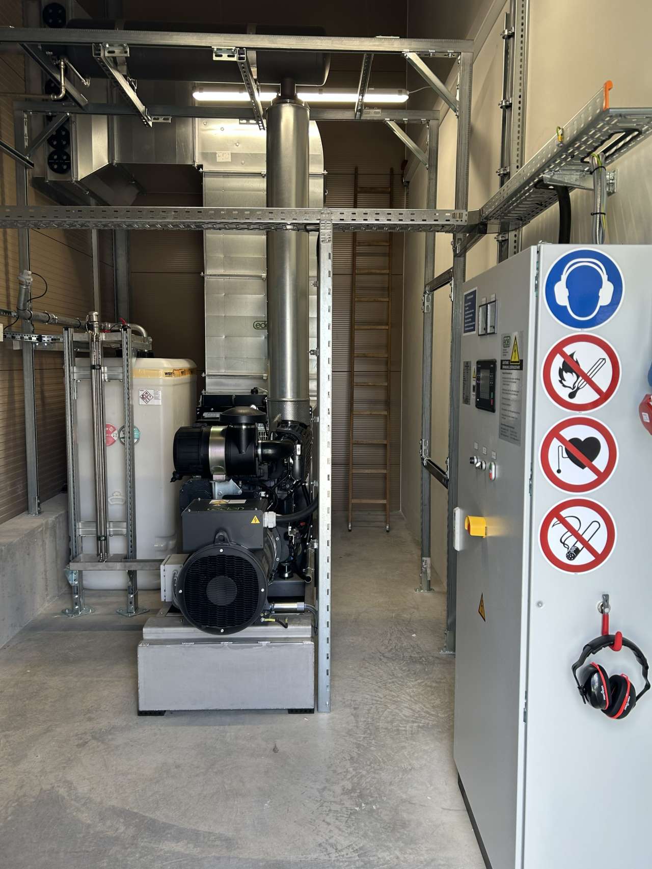 Fachplanung der Elektrotechnik durch die Conplaning GmbH des Notstromaggregats.
